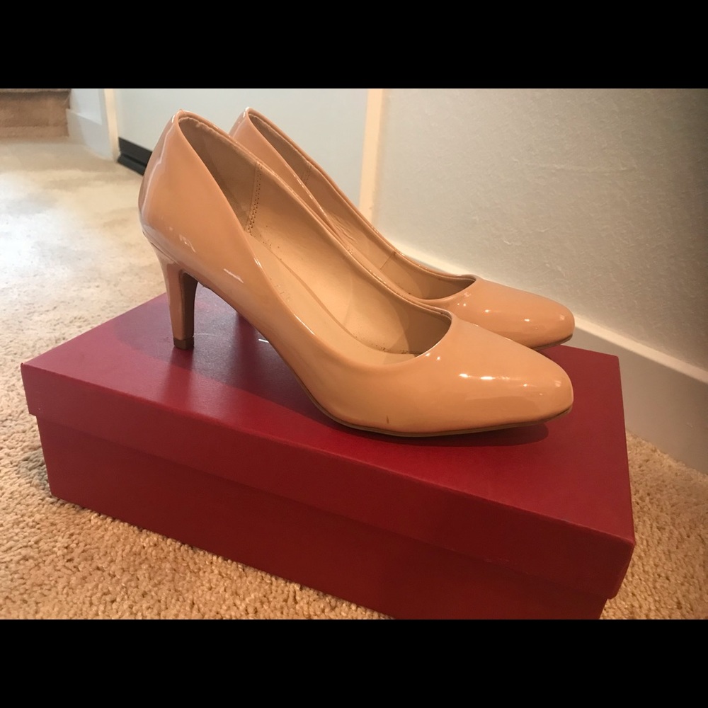 Kelly & Katie Trystin Pump